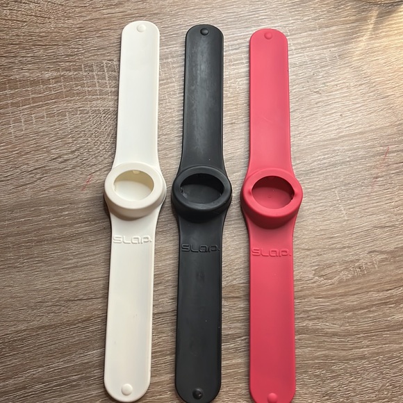 3 Slapwatch bracelets - Picture 2 of 4